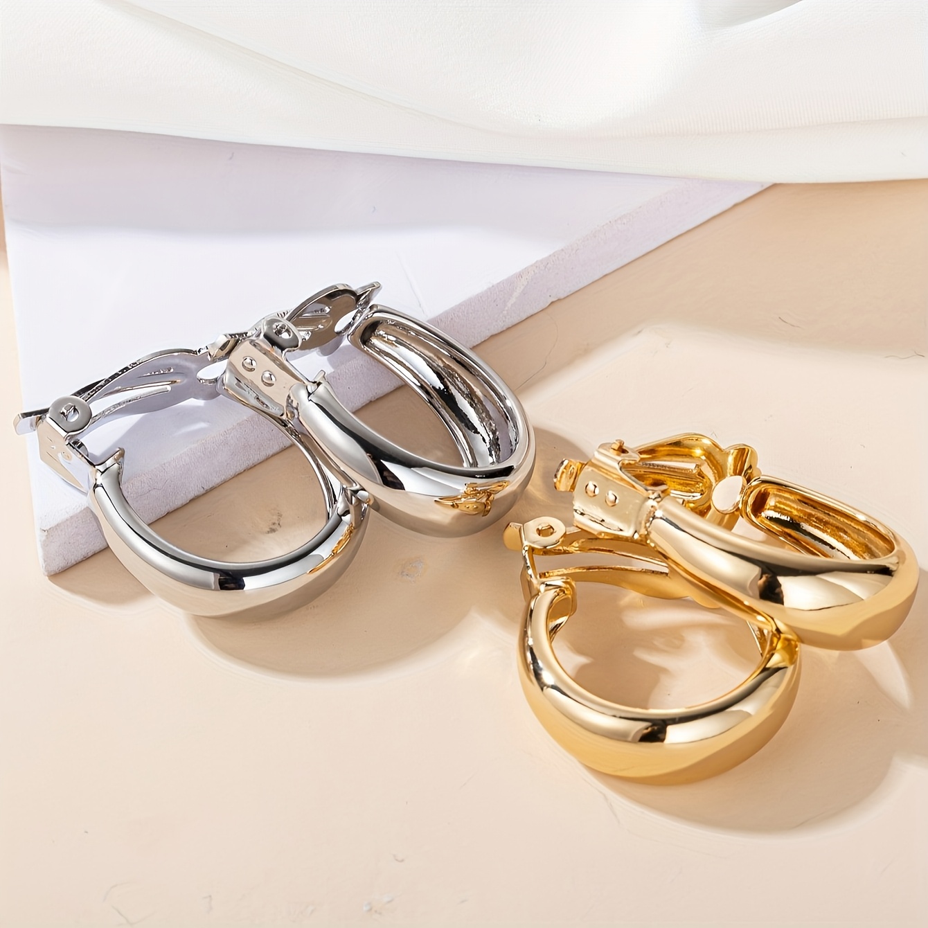 Unisex Magnetic Hoop Earrings - No Piercing Required